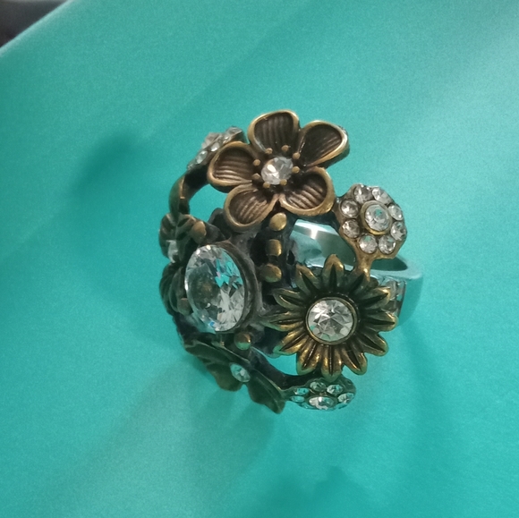 Gorgeous Custom Designed Creations Flower Power Ring - Picture 2 of 6